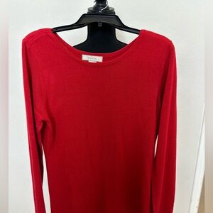 Classic Crew-Neck Sweater for Women. Long sleeves. Size Medium. NWT